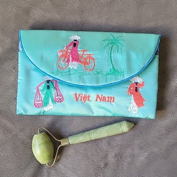 Jade Face Roller - Picture 2 of 4